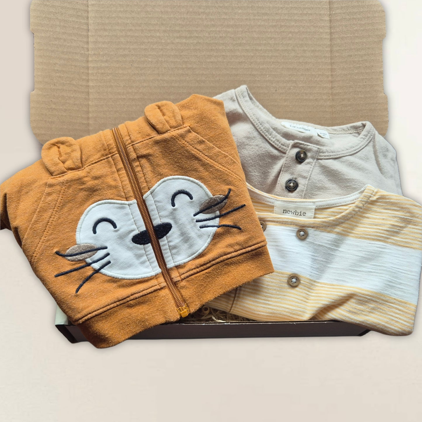 Tröjor och body. Strl. 80