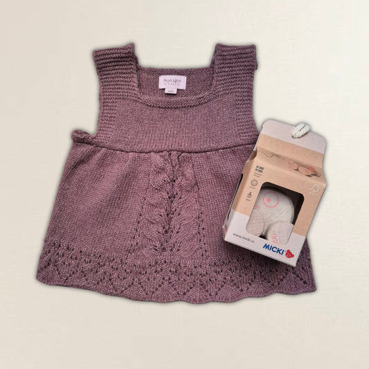 Stickad klänning, träleksak. Stlr 74