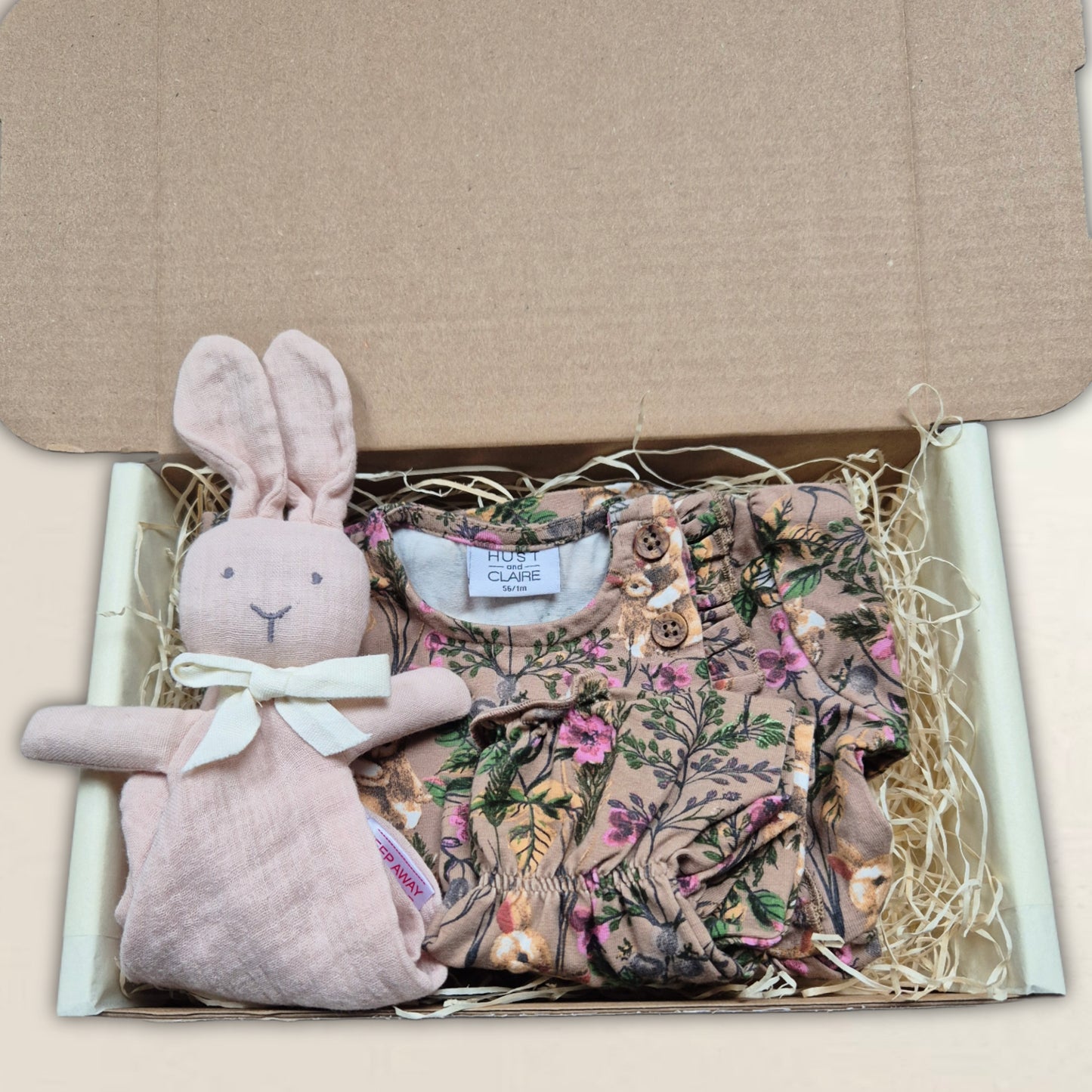 Klänning, dockklänning och kanin. Strl. 56