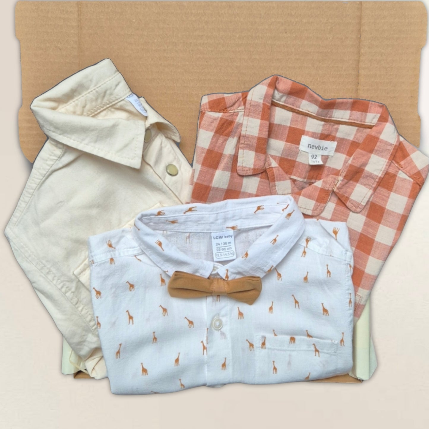 Tunn jacka och skjortor. Strl. 92.